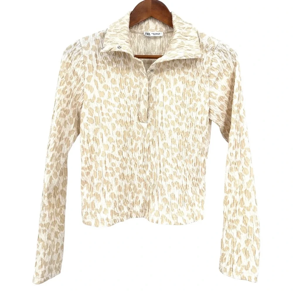Zara Animal Print Crinkle Blouse Beige & White Long Sleeve Snap Collar Medium